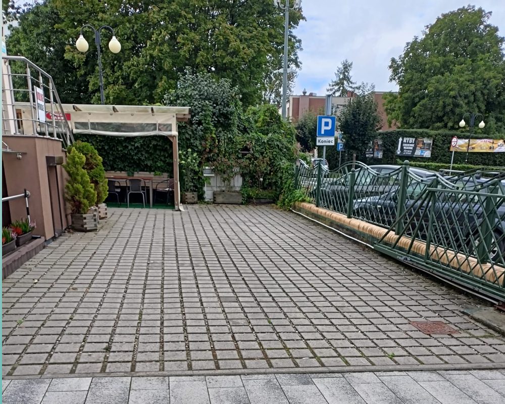 Parking — ograniczona liczba miejsc